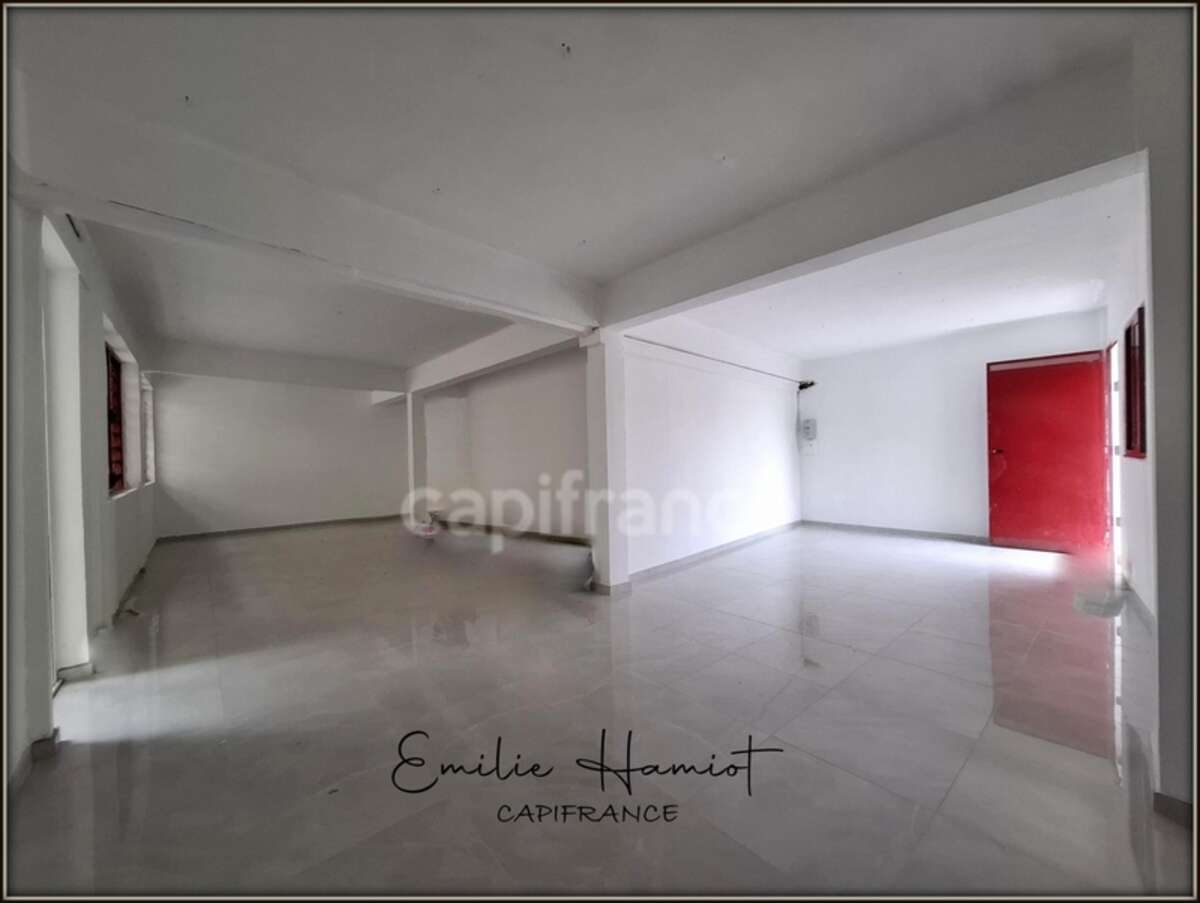 A louer - Local professionnel 60 m² - Fort-de-France -