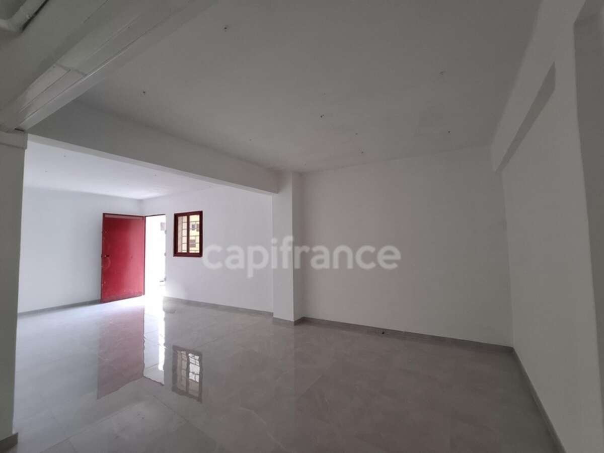 A louer - Local professionnel 60 m² - Fort-de-France -