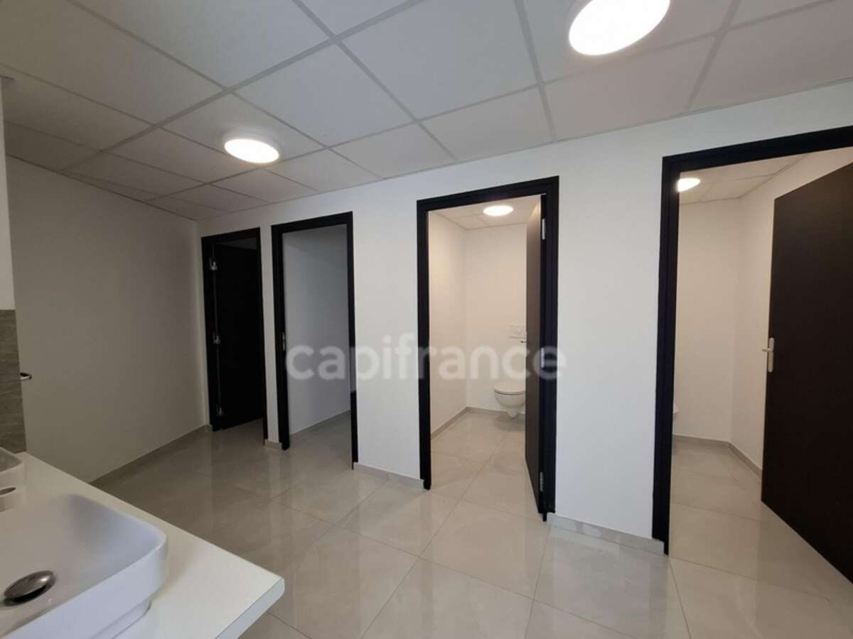 A louer - Local professionnel 60 m² - Fort-de-France -